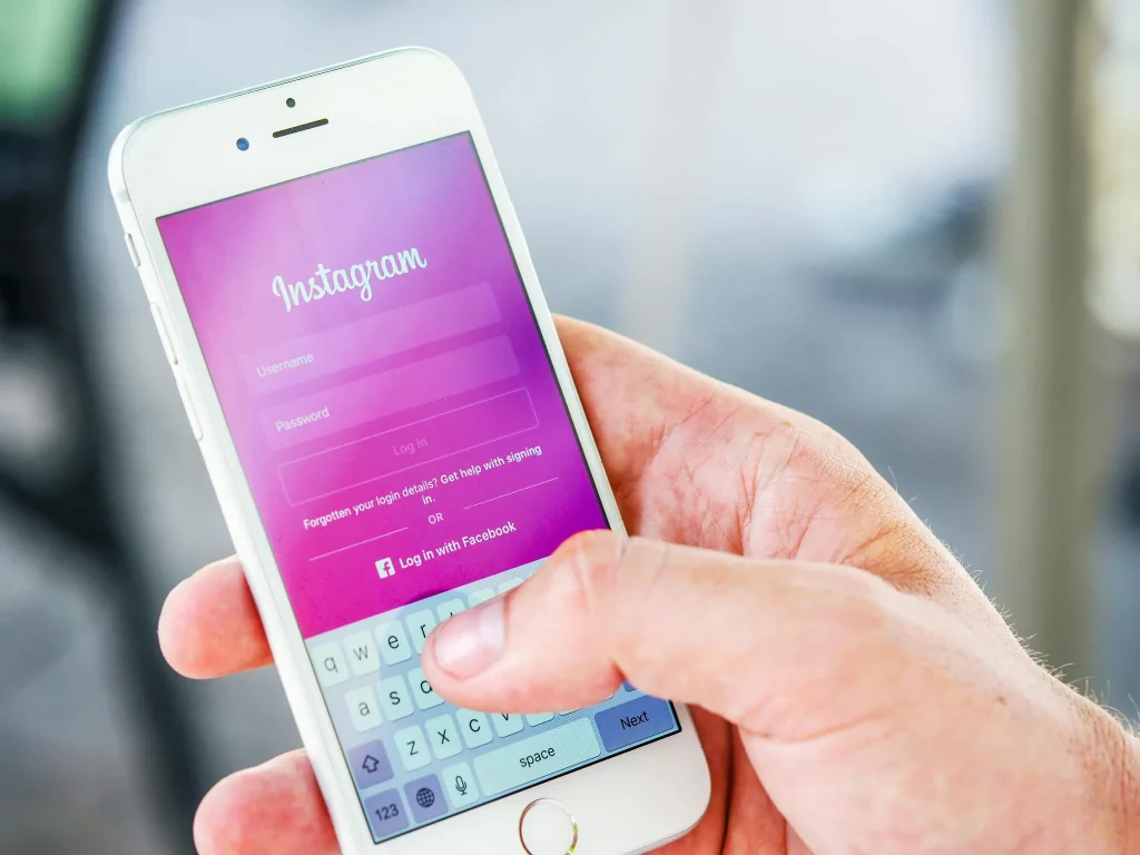 How to Use Instagram Hashtags for Best Results 2 Instagram hashtags Screen on Mobile
